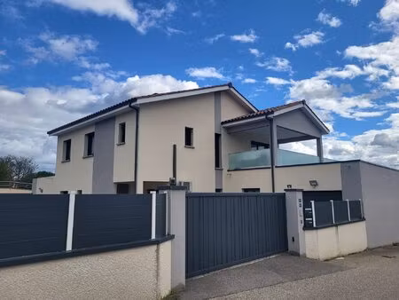 location appartement 5 pièces 130m² communay 69360