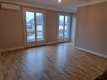 location appartement 3 pièces 71m²