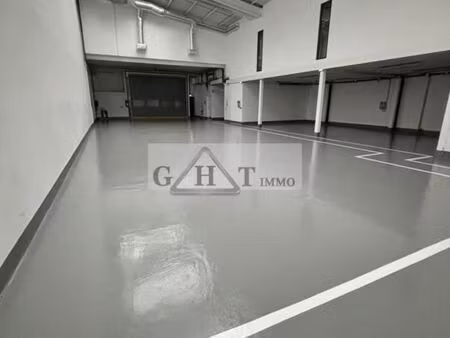 local bureaux 939 m²