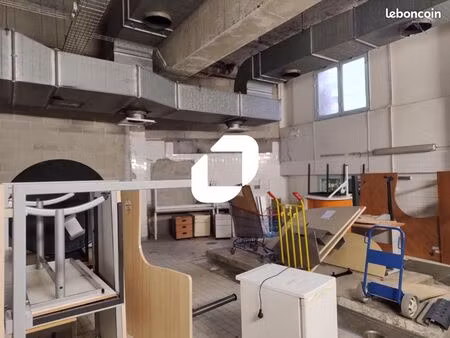 local d'activité 330 m²