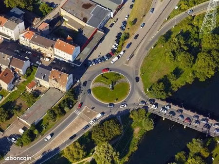 local 250 m² rombas