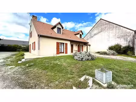 maison 8 pièces 210 m²