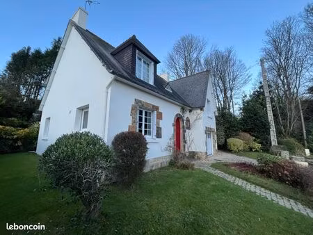 grande maison 6 pièces avec jardin clos de murs proche des commodités dans un environnemen