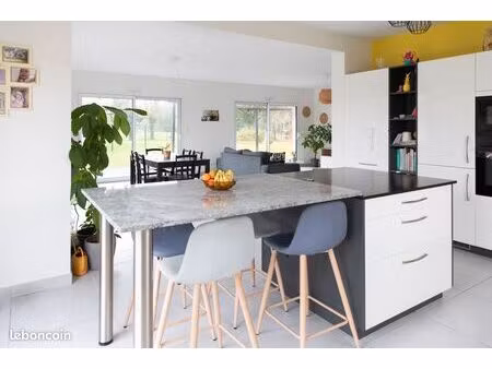 maison 7 pièces. 184m2