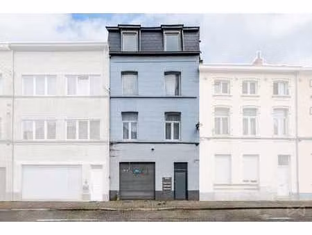 immeuble mixte - 6 studios et 1 activité productive !