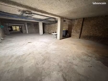 local parking fermé