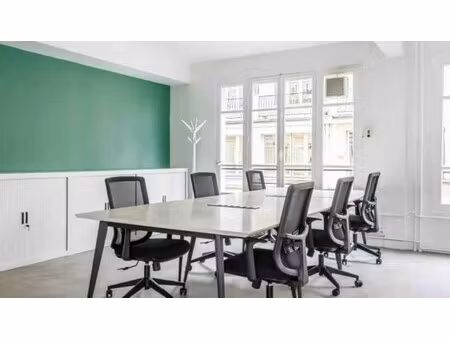 location local professionnel 105m²