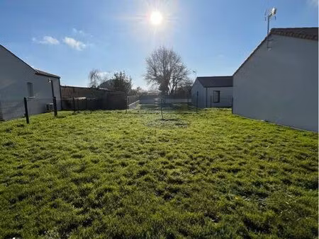 terrain à bâtir 202m2 - apremont (85220)