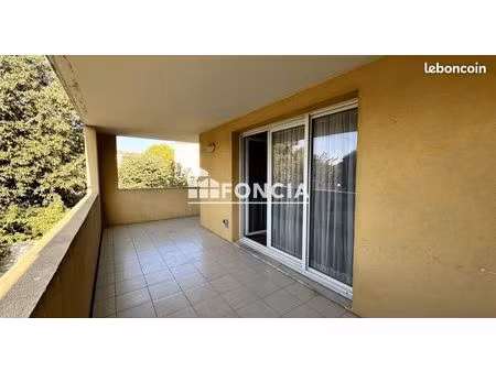 appartement 4p avec terrasse et deux stationnements