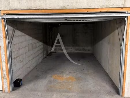 parking/box 15 m² saint gilles croix de vie