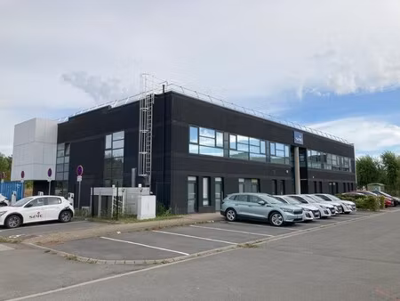 location local professionnel 1 337m²