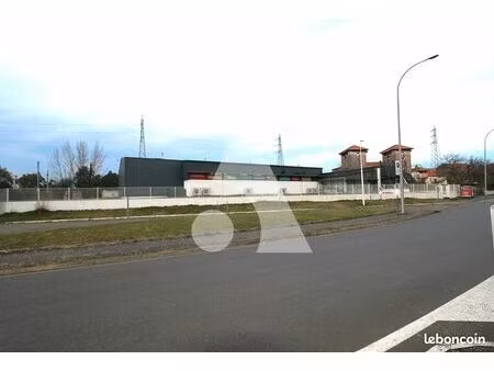 local 571 m² tarbes