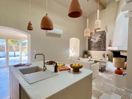 maison de charme superbement rénovée avec piscine  à quelques minutes de la plage