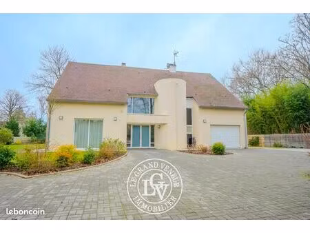 propriété 10 pièces 373 m²