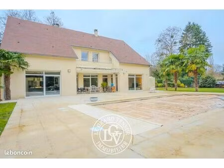 propriété 10 pièces 373 m²