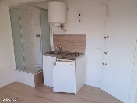 studio 1 pièce 9 m² avec balcon