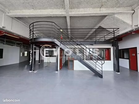 bureaux 1 800 m²