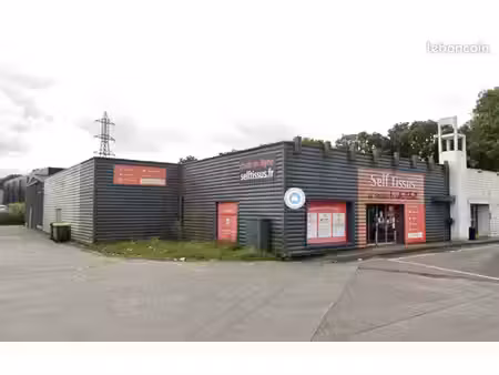 local commercial 750 m² gouesnou