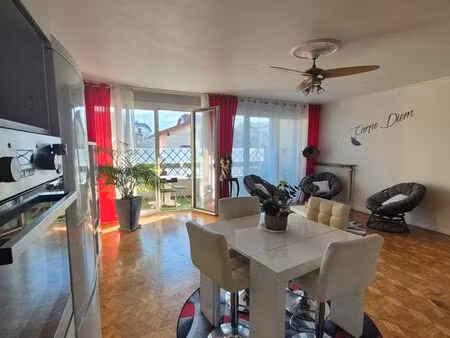 rare a la vente – 105 m2 avec terrasse + balcon – 3 chambres