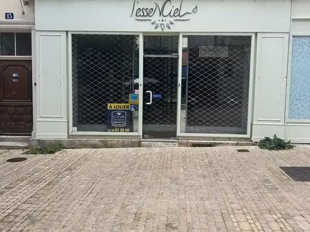 local commercial à louer – cœur de ville nevers