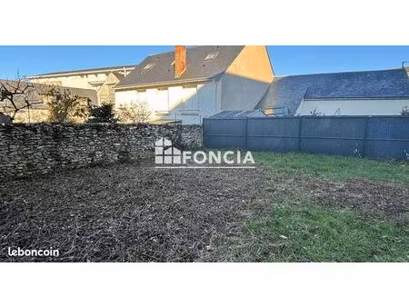 terrain de 775 m² avec bâtiments à démolir