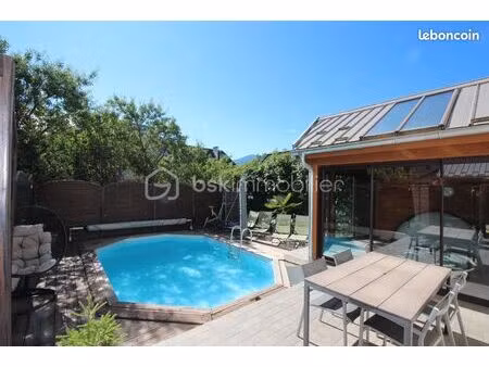 immeuble 15 pièces 572 m²