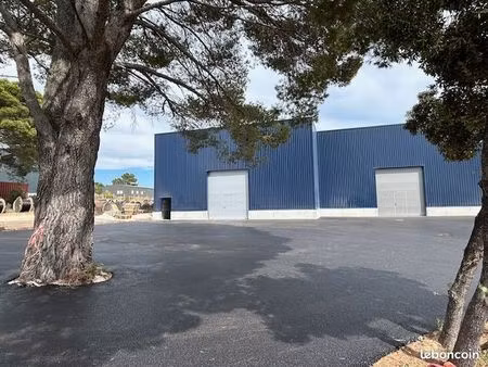 entrepôt 260 m² signes