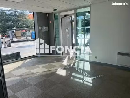 location - local commercial - 127 m² - 31 750 /an hc ht -