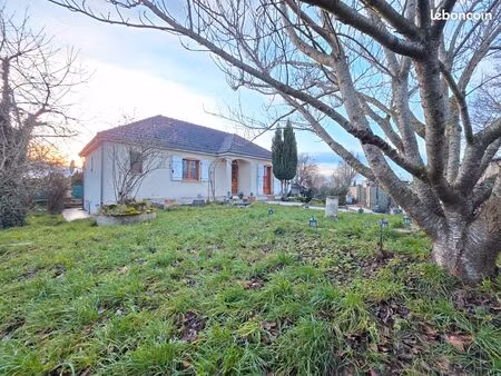 maison avec sous-sol - emplacement stratégique