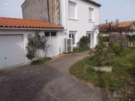 petite maison à la campagne