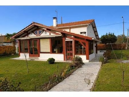 maison de plain-pied tout confort : le calme à deux pas des commerces