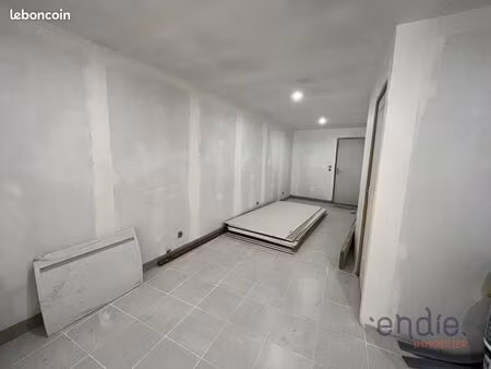 local commercial 59 m² gray