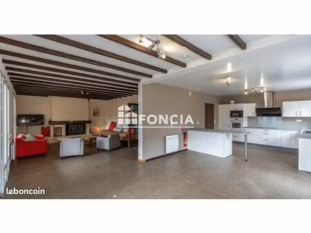 villa d’exception à bartrès  au calme avec vue montagne et fort potentiel