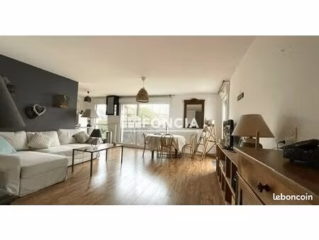 3pieces lumineux balcon parking 62.55m2 - residence 2013