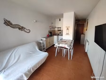 studio-cabine avec balcon et vue sur le lac