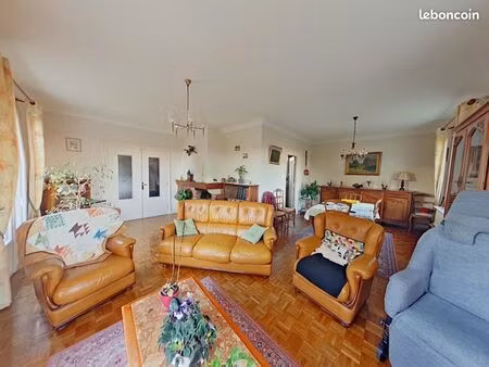 pavillon 6 pièces 102 m²