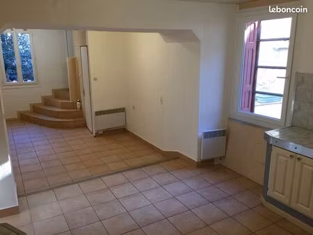 maison de village t4 de 70m2 + cour 20m2