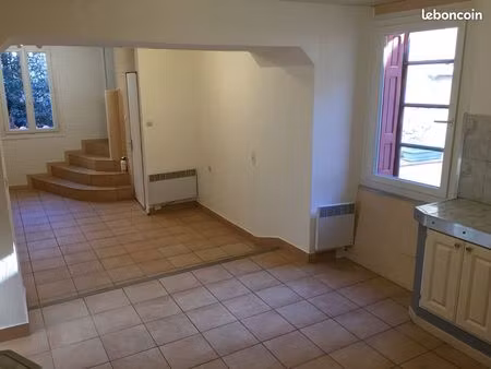 maison de village t4 de 70m2 + cour 20m2