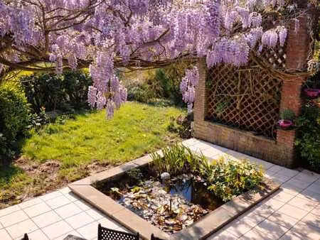 spacieuse villa 4 façades avec vue dégagée sur champs