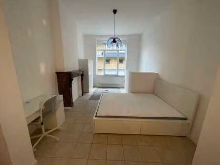 studio à louer fraichement rénové à charleroi