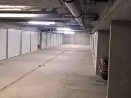 lot de 3 garages quartier croix luiset