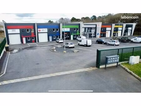 a louer cellule ( local ) 190 m2 - visibilité axe nantes / vannes