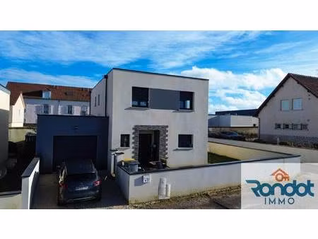 maison 137m2 environ / 7 pieces / 4 chambres / terrain 319m2