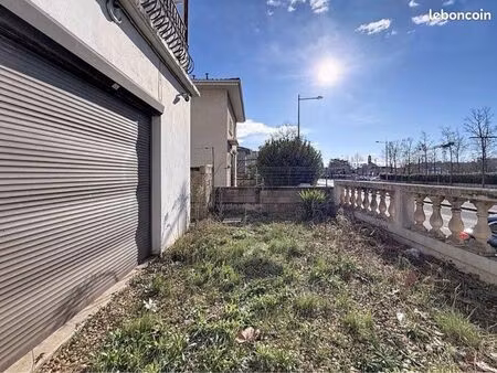 t4 montpellier hôpitaux  entièrement à rénover