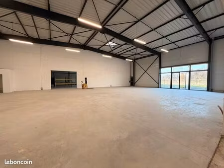 local commercial 1100 m² marange-silvange