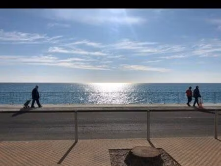 23m2 immeuble bord de mer