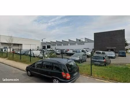 local bureaux 6 800 m²