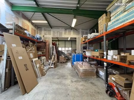 local bureaux 584 m²