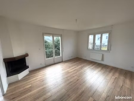 maison/appartement centre-ville les herbiers entièrement rénovée de 78 m²  garage  jardin