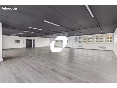 bureaux 658 m²